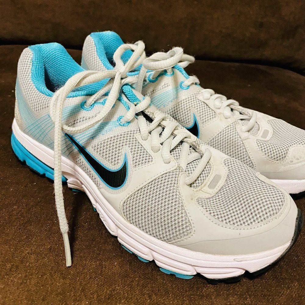 Excellent NIKE Structure 15 Running Shoes Womens 9.5 US 41 EUR Light Grey Turq.